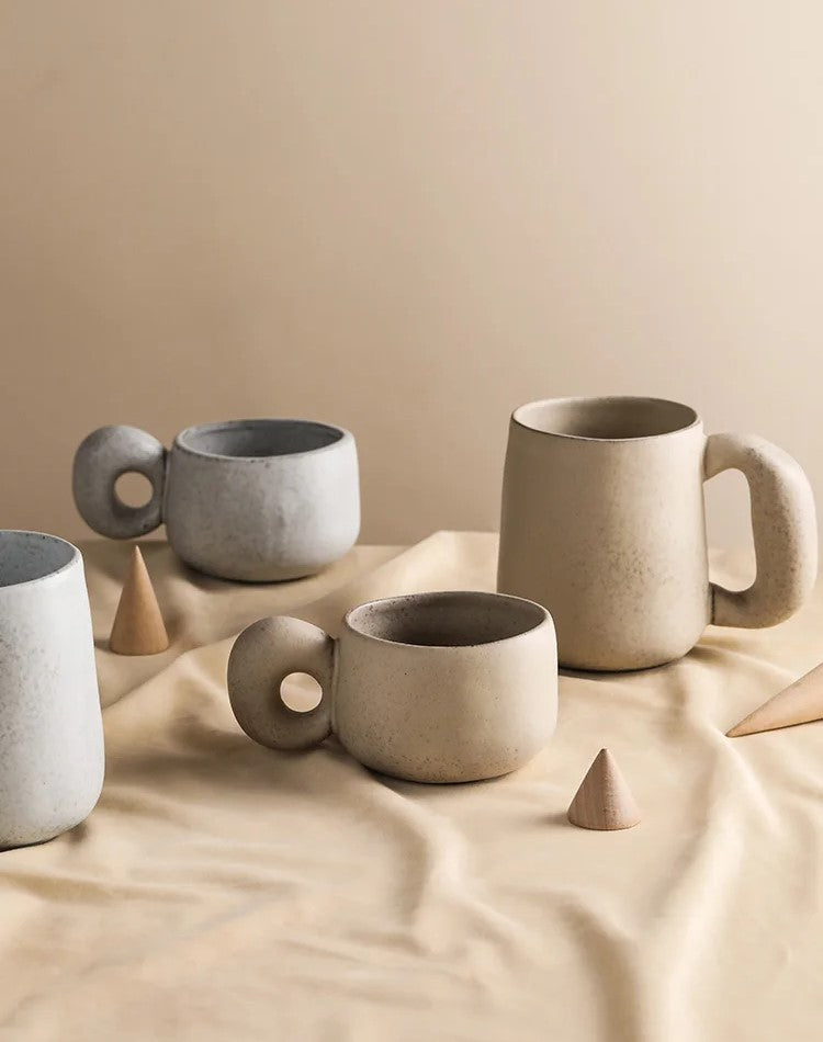 Organic Retro Style Keramikbecher mit Chunky Griffe