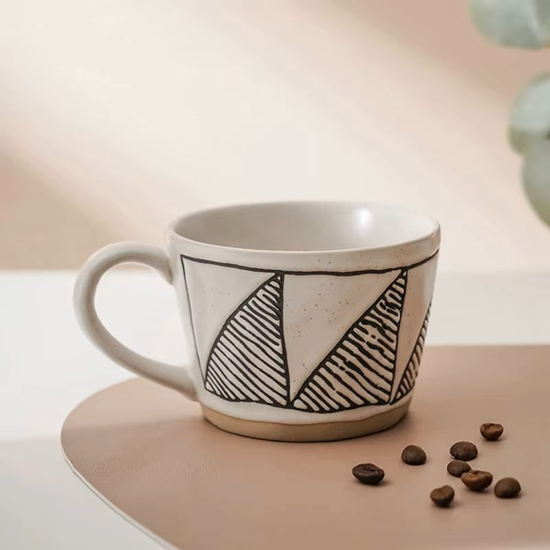 Craft Style unregelmäßig geformte Keramikbecher mit exponierter Basis