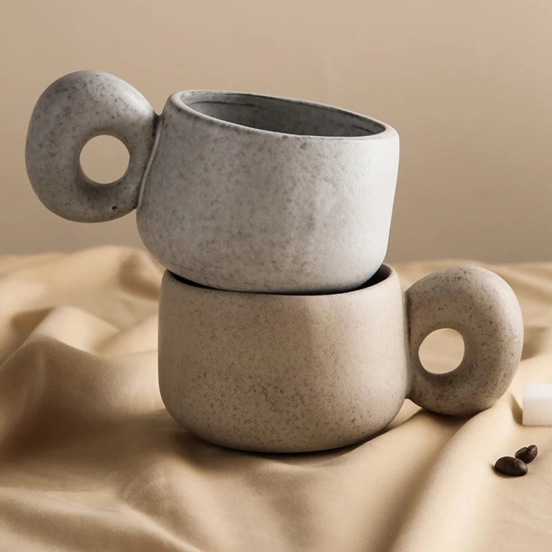 Organic Retro Style Keramikbecher mit Chunky Griffe