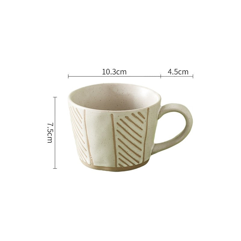Craft Style unregelmäßig geformte Keramikbecher mit exponierter Basis