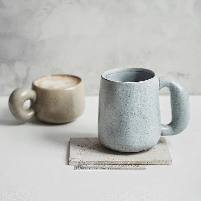 Organic Retro Style Keramikbecher mit Chunky Griffe