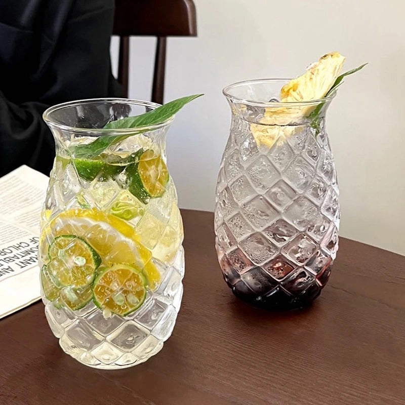 Tropische Ananas geformte Trinkgläser