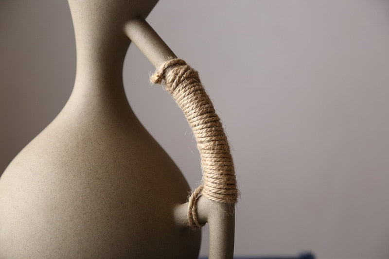 Organischer moderner Keramik-Wasser-Pitcher