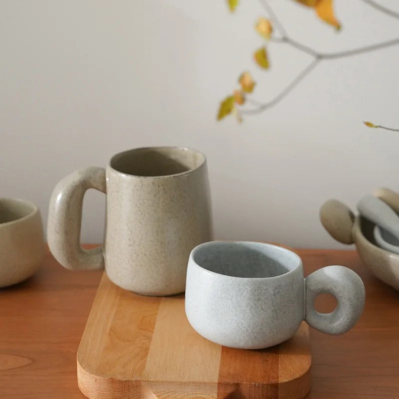Organic Retro Style Keramikbecher mit Chunky Griffe