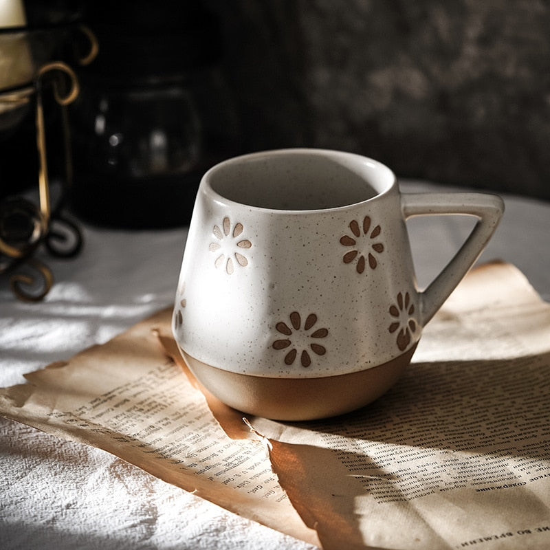 Nordic Style Keramikbecher mit dreieckigen Griffen