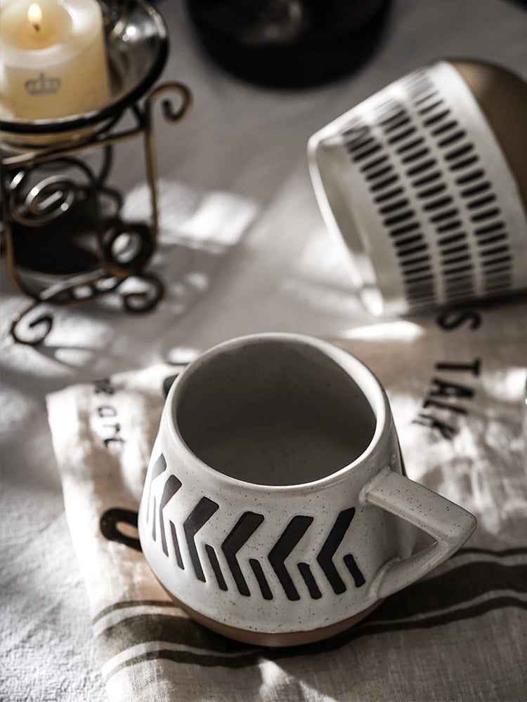 Nordic Style Keramikbecher mit dreieckigen Griffen