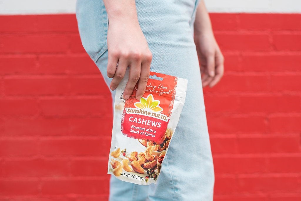 Sunshine Nut Co Whole geröstete Cashewnüsse Funken der Gewürze 198 g