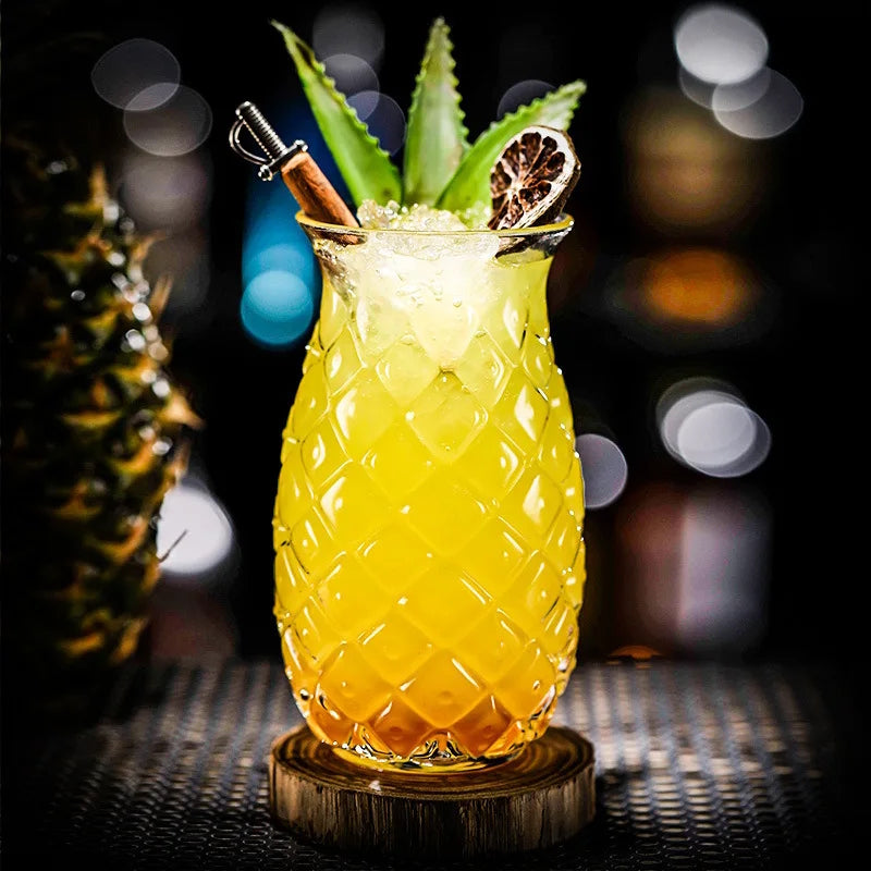 Tropische Ananas geformte Trinkgläser