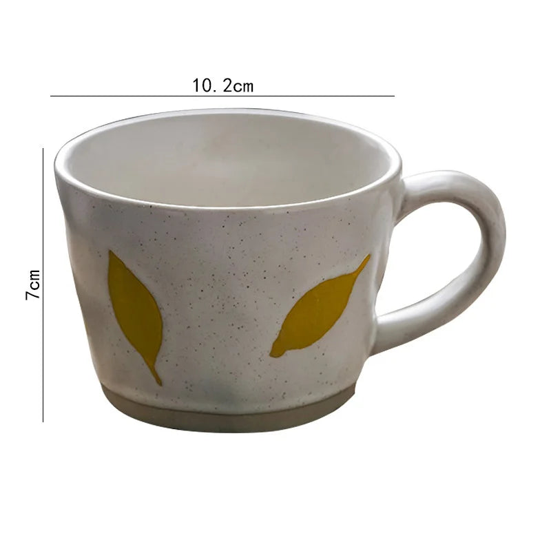 Blatthandwerk Stil unregelmäßig geformte Keramikbecher mit exponierter Basis